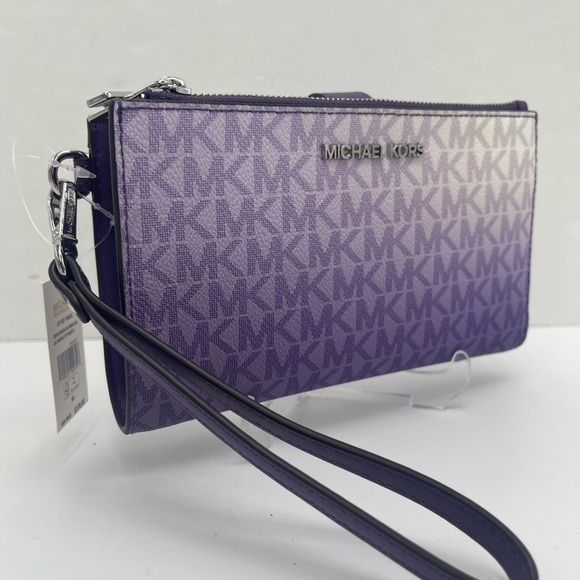 MICHAEL KORS Jet Set Lg Ombré Sign Logo Double Zip Wristlet Phone
Dark Purple - Picture 14 of 16